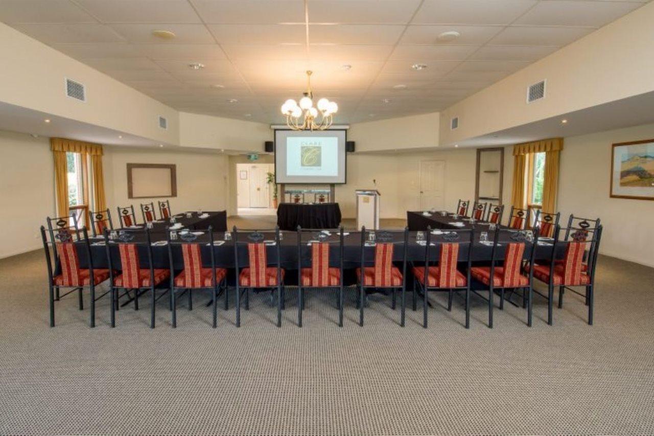 Clare Country Club Hotel Bagian luar foto