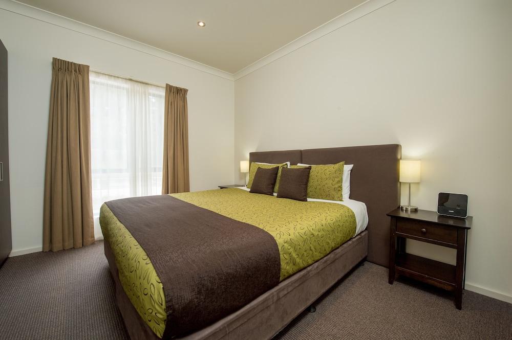 Clare Country Club Hotel Bagian luar foto