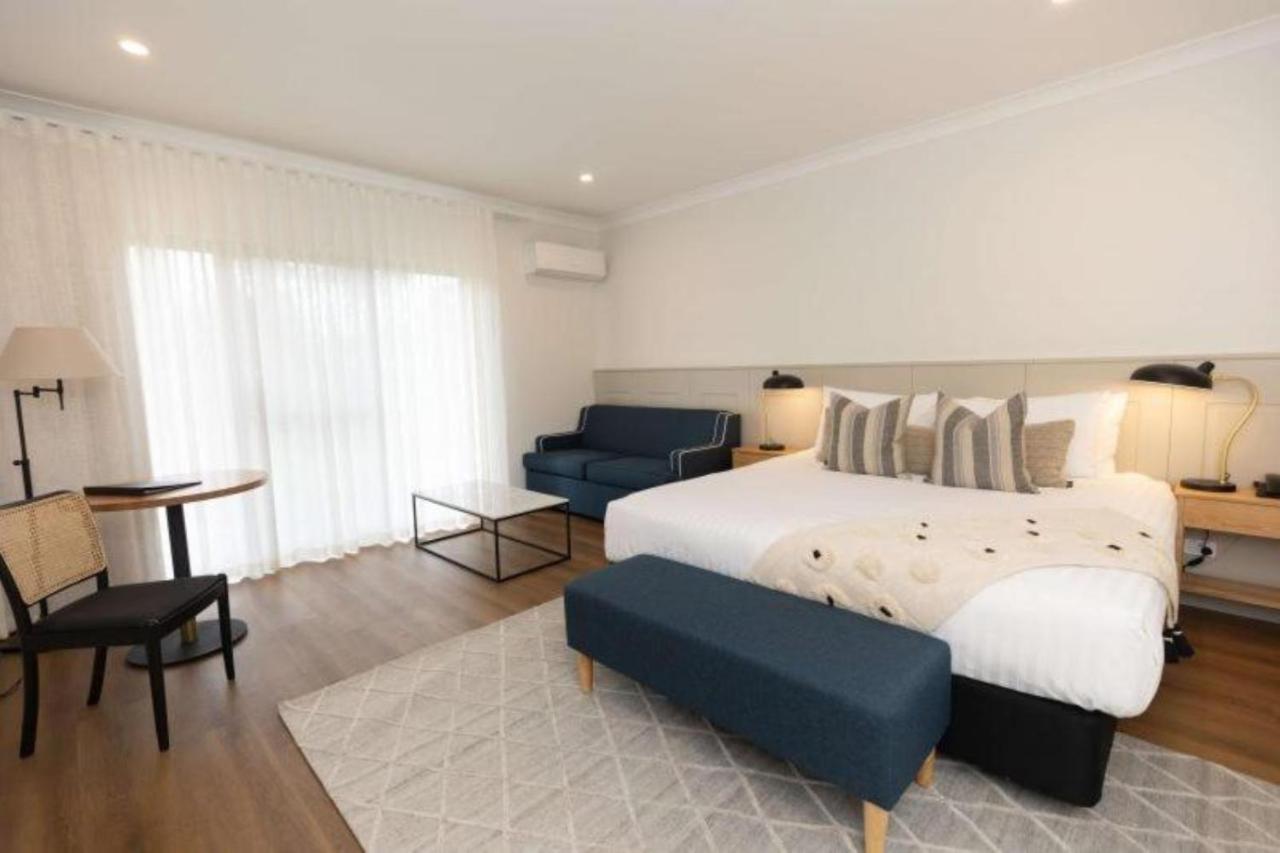 Clare Country Club Hotel Bagian luar foto
