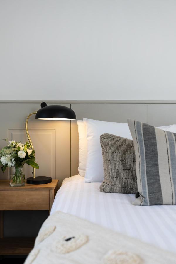 Clare Country Club Hotel Bagian luar foto