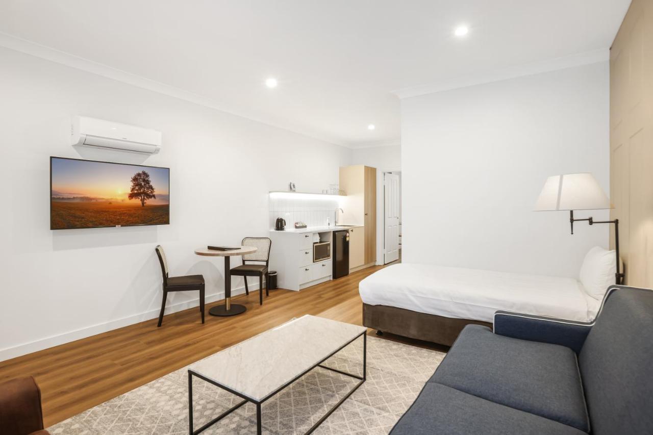 Clare Country Club Hotel Bagian luar foto