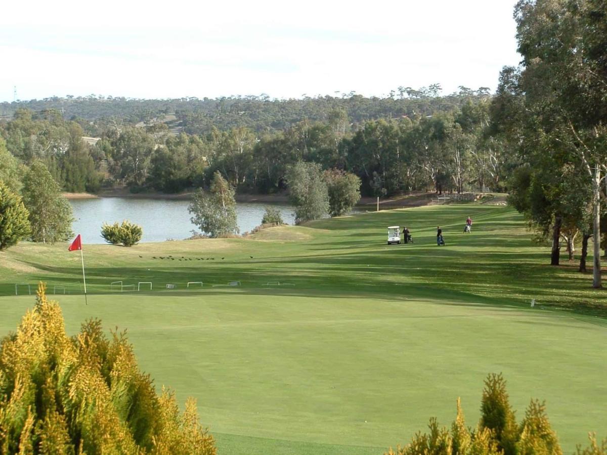 Clare Country Club Hotel Bagian luar foto