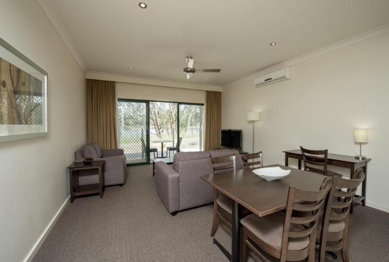 Clare Country Club Hotel Bagian luar foto