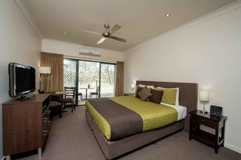 Clare Country Club Hotel Bagian luar foto