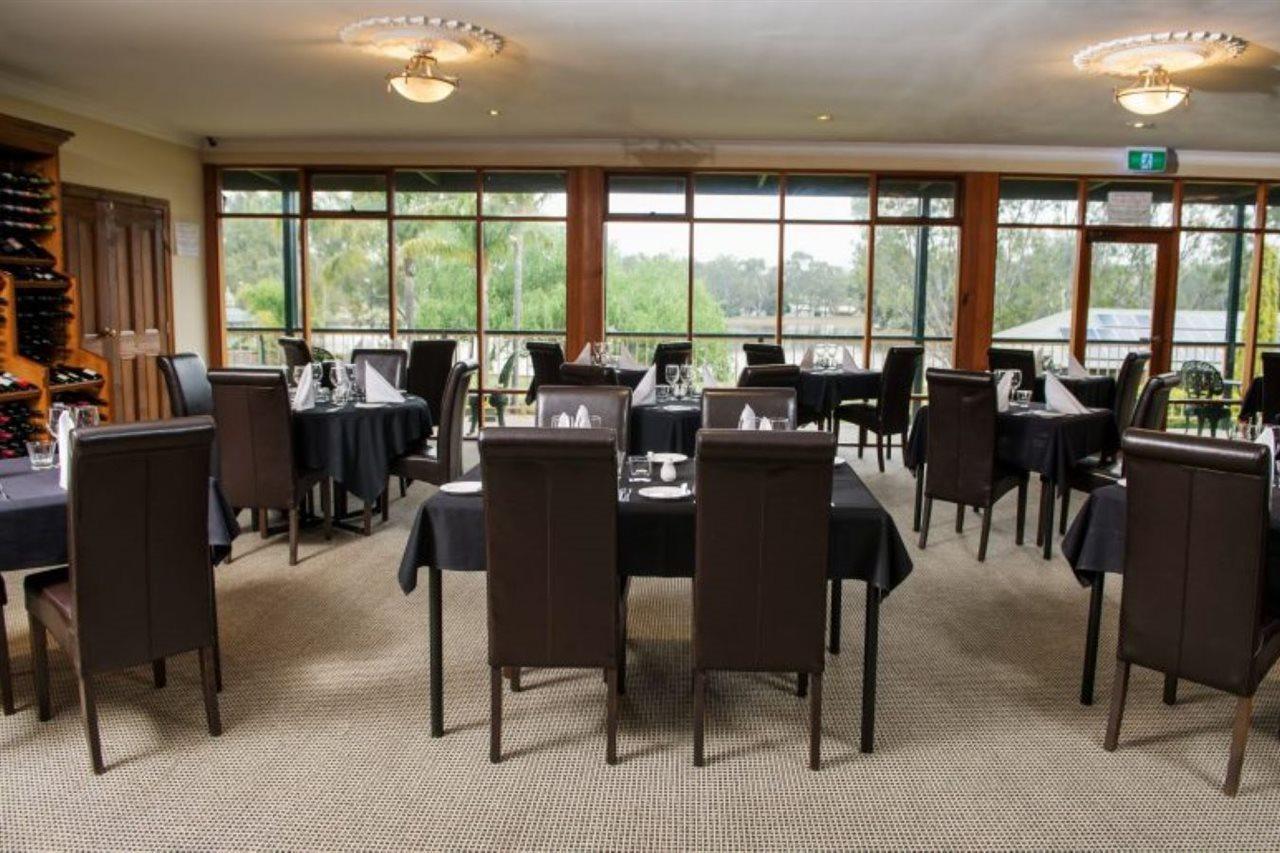 Clare Country Club Hotel Bagian luar foto