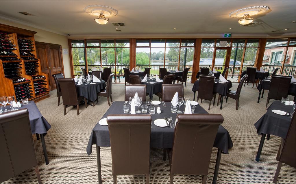 Clare Country Club Hotel Bagian luar foto