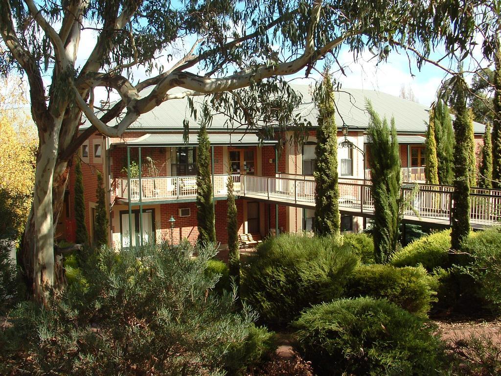 Clare Country Club Hotel Bagian luar foto