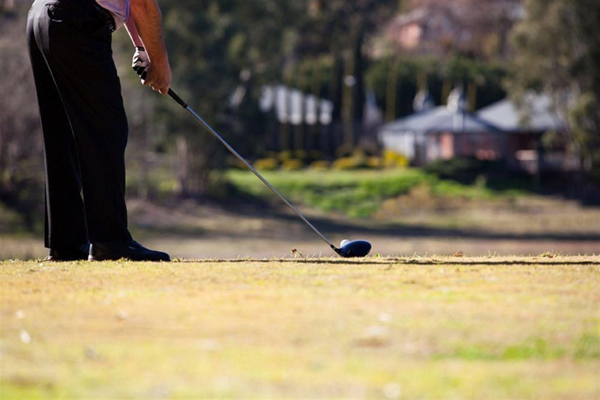 Clare Country Club Hotel Bagian luar foto