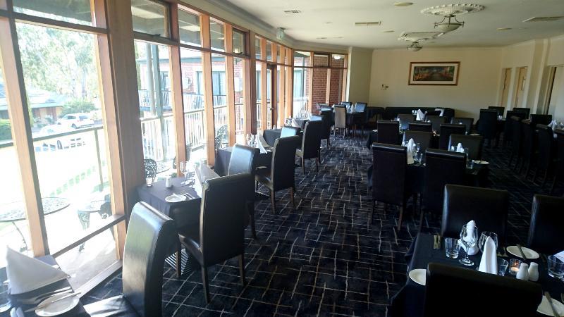 Clare Country Club Hotel Bagian luar foto
